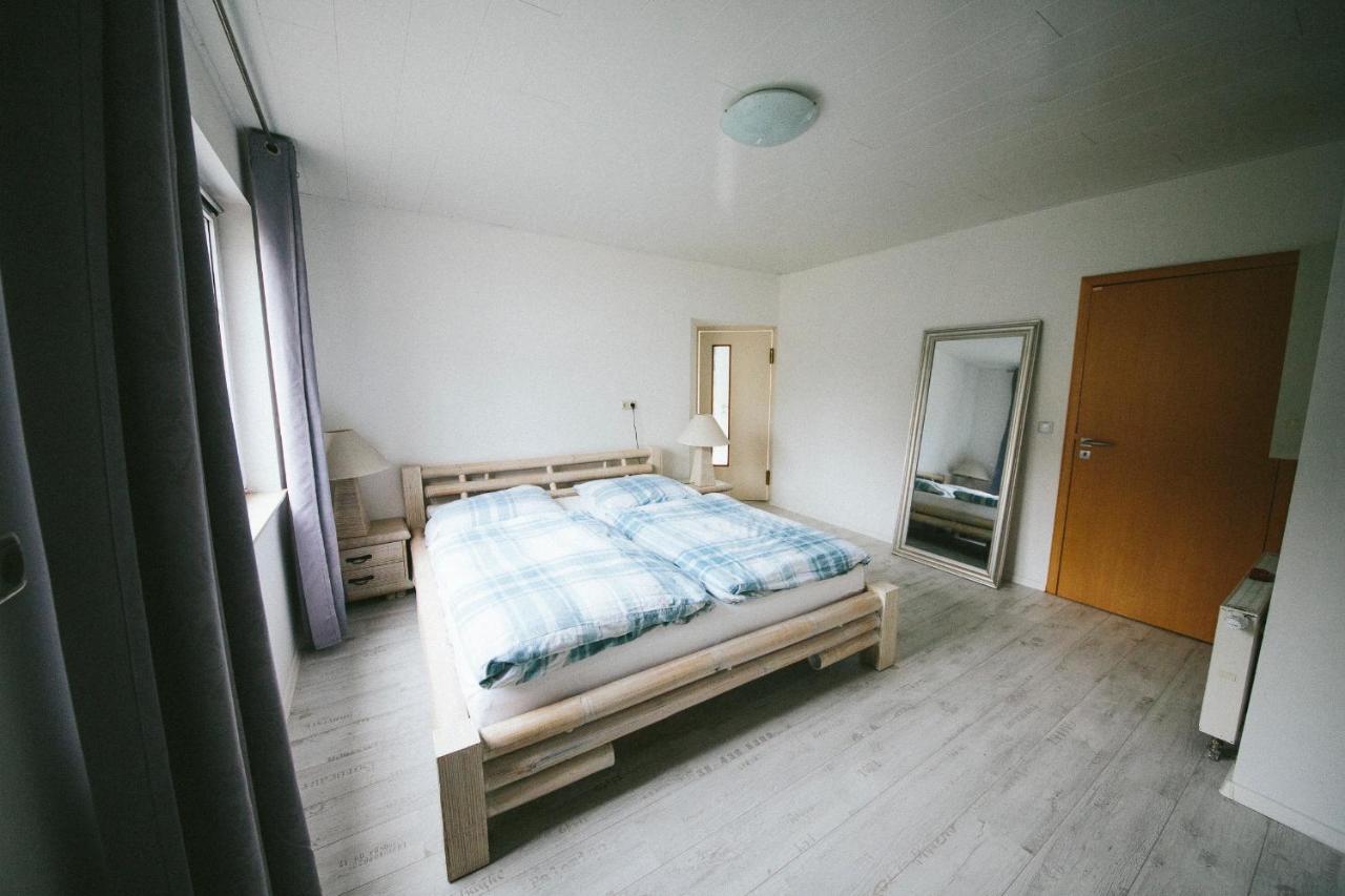 Grosse & Voll Ausgestattete Apartments, Studios, Doppelzimmer, Workspace, Parkplatz, Netflix, Prime & Schnelles Wifi In Ruhiger Lage Mit Garten Рудольштадт Екстер'єр фото