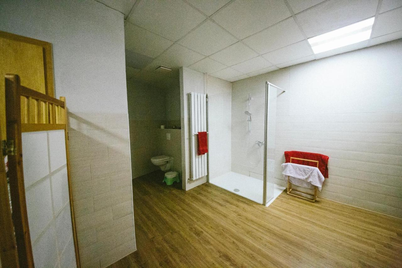 Grosse & Voll Ausgestattete Apartments, Studios, Doppelzimmer, Workspace, Parkplatz, Netflix, Prime & Schnelles Wifi In Ruhiger Lage Mit Garten Рудольштадт Екстер'єр фото