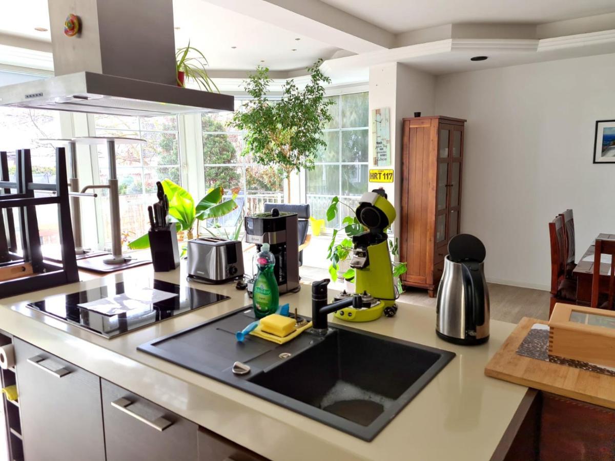 Grosse & Voll Ausgestattete Apartments, Studios, Doppelzimmer, Workspace, Parkplatz, Netflix, Prime & Schnelles Wifi In Ruhiger Lage Mit Garten Рудольштадт Екстер'єр фото