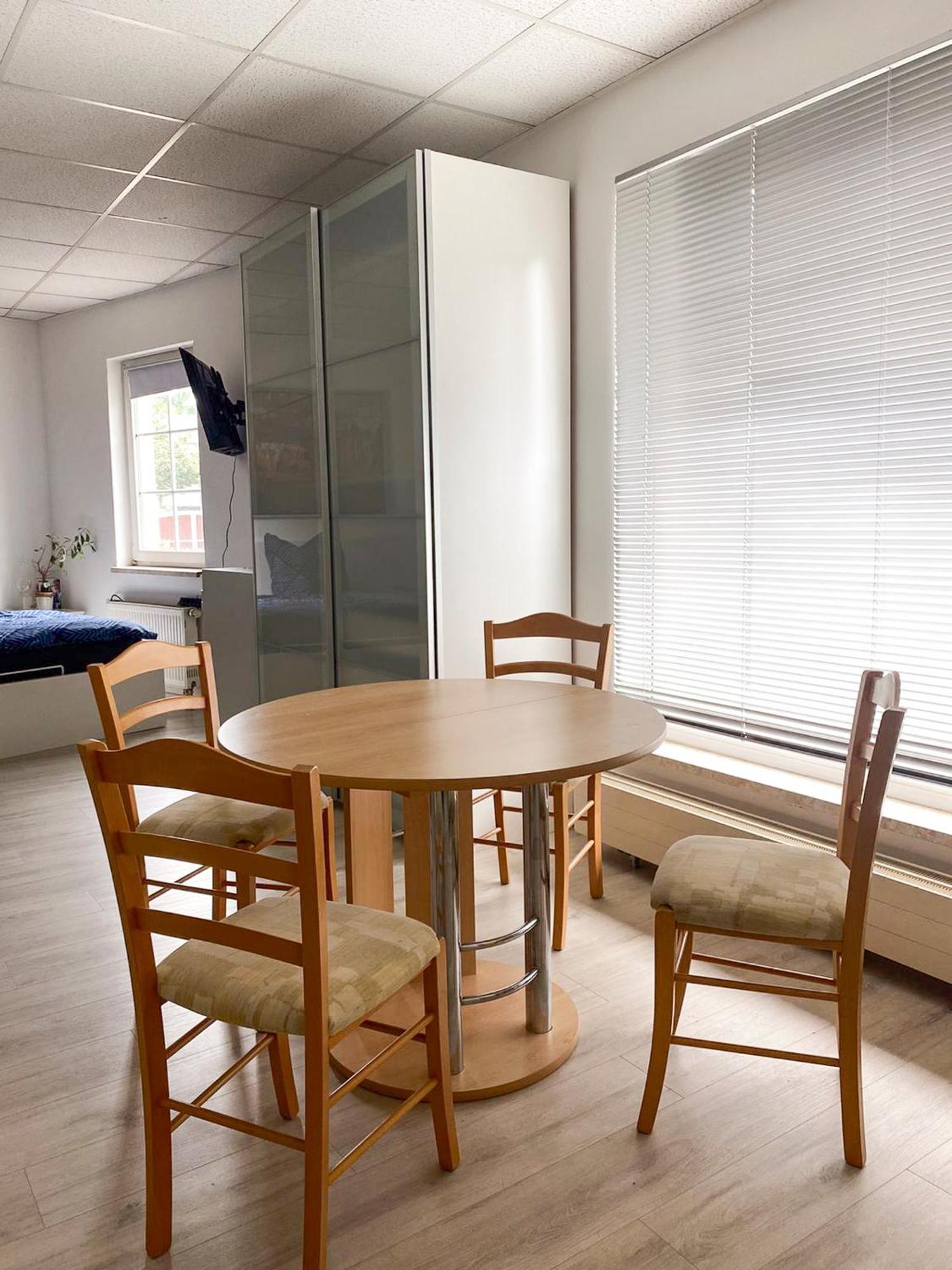 Grosse & Voll Ausgestattete Apartments, Studios, Doppelzimmer, Workspace, Parkplatz, Netflix, Prime & Schnelles Wifi In Ruhiger Lage Mit Garten Рудольштадт Екстер'єр фото